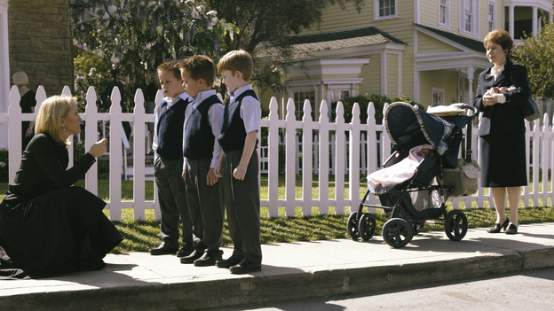 DESPERATE HOUSEWIVES -  (ABC/PETER "HOPPER" STONE) FELICITY HUFFMAN