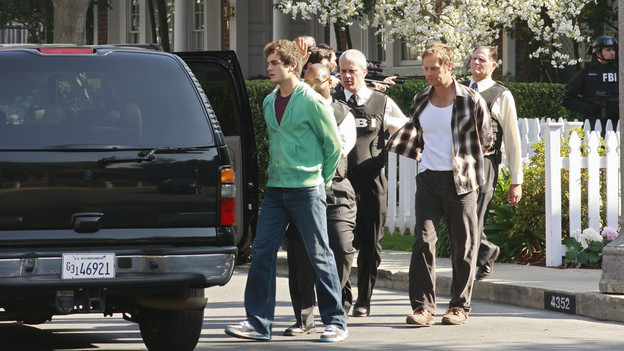 DESPERATE HOUSEWIVES - "If..." - In the aftermath of the plane crash, the residents of Wisteria Lane reflect on what their lives might have been had they made different choices, on ABC's "Desperate Housewives," SUNDAY, JANUARY 3 (9:00-10:01 p.m., ET). Susan contemplates a life with Karl had she not left him; Bree considers life without Orson; Lynette thinks about a future with her unborn twins; Carlos reflects on how Gaby would be as an over-protective mom; and Angie ponders the consequences should her secrets be revealed. (ABC/RON TOM)BEAU MIRCHOFF, JEFFREY NORDLING