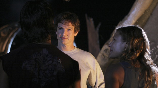 LOST - "Expos" - Hurley begins to suspect that Sawyer may be involved in an island mystery surrounding two fellow survivors, and Sun learns the truth about her past kidnapping attempt by "The Others," on "Lost," WEDNESDAY, MARCH 28 (10:00-11:00 p.m., ET), on the ABC Television Network. (ABC/MARIO PEREZ)RODRIGO SANTORO, WILLIAM MAPOTHER, KIELE SANCHEZ
