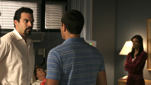 DESPERATE HOUSEWIVES - "Guilty" -- In the aftermath of tragedy, the residents of Wisteria Lane take stock of their lives. Meanwhile, Susan grows suspicious of Mike Delfino's real reason for moving to the street, Lynette reaches the breaking point in her addiction to the twins' ADD medication, and the mysterious Mr. Shaw (guest star Richard Roundtree) gets down to business, on "Desperate Housewives," SUNDAY, NOVEMBER 28 (9:00-10:01 p.m., ET) on the ABC Television Network.  (ABC/SCOTT GARFIELD)RICARDO ANTONIO CHAVIRA, LUPE ONTIVEROS, JESSE METCALFE, EVA LONGORIA