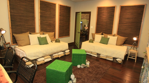 EXTREME MAKEOVER HOME EDITION - "Lampe Family," - Lodge Bedroom Picture,    on "Extreme Makeover Home Edition," Sunday, January 9th (8:00-9:00 p.m.    ET/PT) on the ABC Television Network.