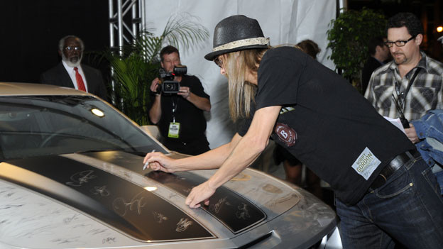 THE 44TH ANNUAL CMA AWARDS - GENERAL - "The 44th Annual CMA Awards" were broadcast live from the Bridgestone Arena in Nashville, WEDNESDAY, NOVEMBER 10 (8:00-11:00 p.m., ET) on the ABC Television Network. (ABC/KATHERINE BOMBOY)KID ROCK