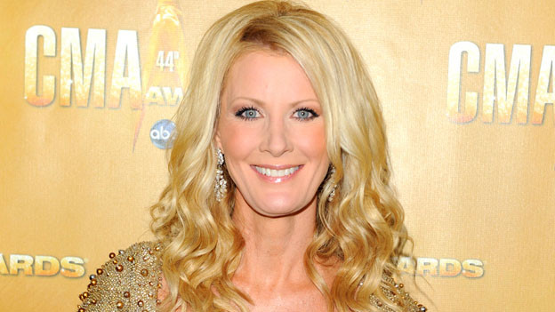 THE 44TH ANNUAL CMA AWARDS - RED CARPET ARRIVALS - "The 44th Annual CMA Awards" will be broadcast live from the Bridgestone Arena in Nashville, WEDNESDAY, NOVEMBER 10 (8:00-11:00 p.m., ET) on the ABC Television Network. (ABC/ANDREW WALKER)SANDRA LEE