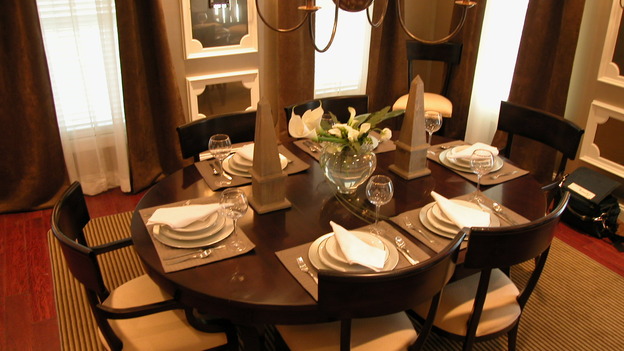 EXTREME MAKEOVER HOME EDITION - "Koepke Family," - Dining Room, on "Extreme Makeover Home Edition," Sunday, November 19th on the ABC Television Network.
