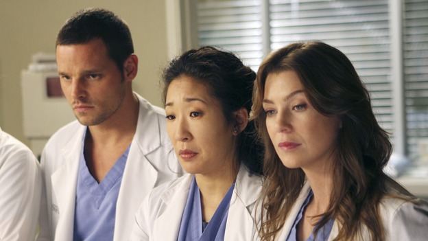 GREY'S ANATOMY - "Six Days" - After a successful operation on his heart, George's father undergoes surgery for his cancer, Thatcher Grey visits Seattle Grace in order to see his new granddaughter, and Meredith discovers that Derek has trouble sleeping soundly, on "Grey's Anatomy," THURSDAY, JANUARY 4 (9:00-10:01 p.m., ET) on the ABC Television Network. (ABC/MICHAEL DESMOND)JUSTIN CHAMBERS, SANDRA OH, ELLEN POMPEO