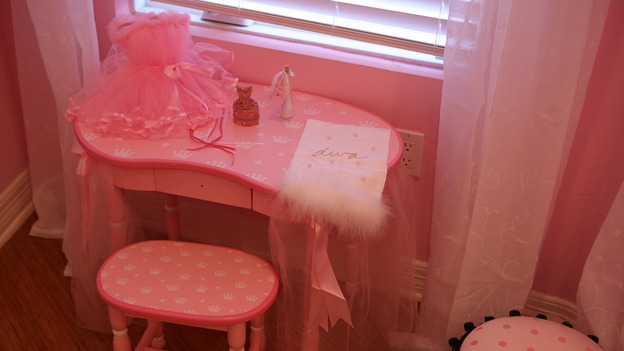 EXTREME MAKEOVER HOME EDITION - "Usea Family," -&nbsp; Girl's Bedroom, on "Extreme Makeover Home Edition," Sunday, May 18th on the ABC Television Network.