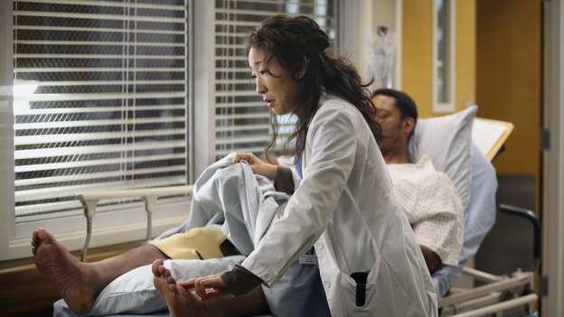 GREY'S ANATOMY - "Great Expectations" - While rumors of the Chief's departure spread among the hospital staff, Bailey proposes the creation of a free clinic, and a Seattle Grace doctor receives a proposal of a different sort, on "Grey's Anatomy," THURSDAY, JANUARY 25 (9:00-10:01 p.m., ET) on the ABC Television Network. (ABC/DANNY FELD)SANDRA OH, JOE HOLT