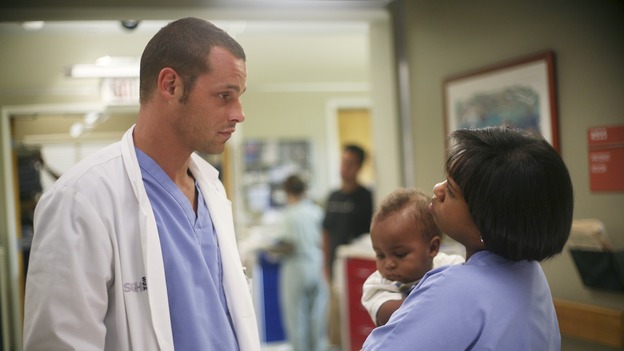 GREY'S ANATOMY - "Oh, The Guilt" - Bailey treats a young mother battling breast cancer, Derek learns more about Mark and Addison's relationship, the interns defend a resident's competence at a hospital staff meeting, and Meredith and Addison examine a couple who find themselves in a rather awkward position, on "Grey's Anatomy," THURSDAY, OCTOBER 19 (9:00-10:01 p.m., ET) on the ABC Television Network. (ABC/KAREN NEAL) JUSTIN CHAMBERS, CHANDRA WILSON