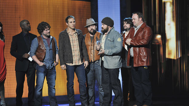 THE 44TH ANNUAL CMA AWARDS - THEATRE - "The 44th Annual CMA Awards" were broadcast live from the Bridgestone Arena in Nashville, WEDNESDAY, NOVEMBER 10 (8:00-11:00 p.m., ET) on the ABC Television Network. (ABC/KATHERINE BOMBOY)DARIUS RUCKER, ZAC BROWN BAND