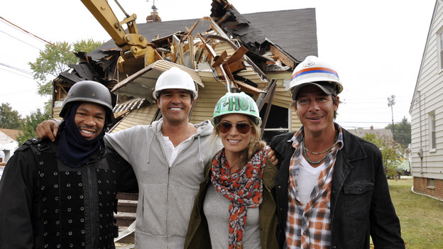 EXTREME MAKEOVER: HOME EDITION - "Anderson Family" - Andre and Jasmine Anderson have never allowed their visual impairment to slow them down, but rather have faced it head on, and established the Disability Awareness Center in Maple Heights, Ohio, to help others who are struggling with sight loss. The couple and their sons learned they would be recipients of a home makeover while aboard the public bus that they ride every day. The "EM: HE" team surprised them on the bus and revealed plans to give them a new "smart" home, equipped with technologies that support people with disabilities. This episode of "Extreme Makeover: Home Edition" airs SUNDAY, DECEMBER 5 (8:00-9:00 p.m., ET) on the ABC Television Network. (ABC/MIKE CROUCH)XZIBIT, MICHAEL MOLONEY, TRACY HUTSON, TY PENNINGTON