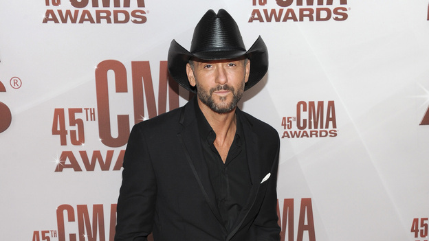 THE 45th ANNUAL CMA AWARDS - RED CARPET ARRIVALS - "The 45th Annual CMA Awards" will broadcast live on ABC from the Bridgestone Arena in Nashville on WEDNESDAY, NOVEMBER 9 (8:00-11:00 p.m., ET). (ABC/JASON KEMPIN)TIM MCGRAW