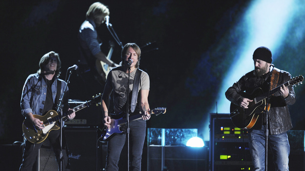 THE 46TH ANNUAL CMA AWARDS - THEATRE - "The 46th Annual CMA Awards" airs live THURSDAY, NOVEMBER 1 (8:00-11:00 p.m., ET) on ABC live from the Bridgestone Arena in Nashville, Tennessee. (ABC/KATHERINE BOMBOY-THORNTON)KEITH URBAN, ZAC BROWN
