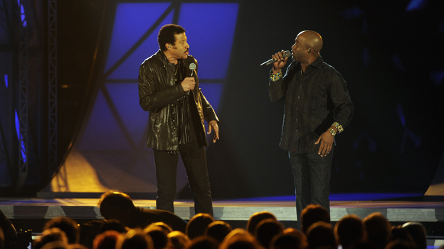THE 45th ANNUAL CMA AWARDS - THEATRE - "The 45th Annual CMA Awards" broadcast live on ABC from the Bridgestone Arena in Nashville on WEDNESDAY, NOVEMBER 9 (8:00-11:00 p.m., ET). (ABC/KATHERINE BOMBOY-THORNTON)LIONEL RICHIE, DARIUS RUCKER