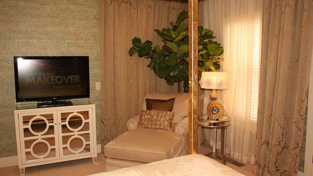 EXTREME MAKEOVER HOME EDITION - "Rucker Family," - Master Bedroom Picture,      on   "Extreme Makeover Home Edition," Sunday, October 9th         (8:00-9:00   p.m.  ET/PT) on the ABC Television Network.