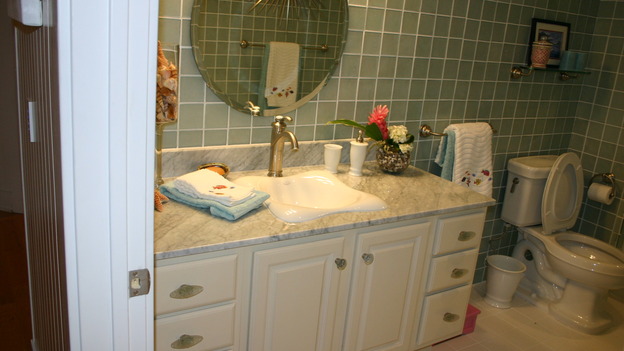 EXTREME MAKEOVER HOME EDITION - "Ripatti Family," - Bathroom, on "Extreme Makeover Home Edition," Sunday, December 10th on the ABC Television Network.