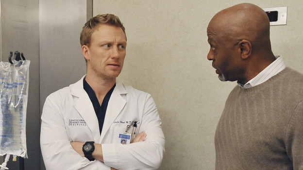 GREY'S ANATOMY - "Not Responsible" - Meredith must choose between her fertility treatments and her eyesight when she begins having trouble seeing, Mark makes it clear to Callie and Arizona that he takes his role as father-to-be very seriously, and April discovers there's more to Dr. Stark than first appears, on "Grey's Anatomy," THURSDAY, FEBRUARY 24 (9:00-10:01 p.m., ET) on the ABC Television Network. (ABC/ERIC MCCANDLESS)KEVIN MCKIDD, JAMES PICKENS JR.