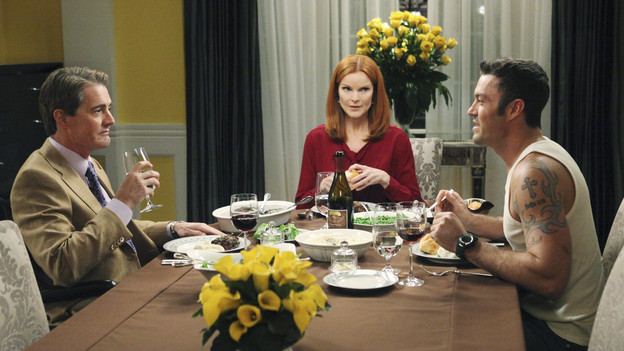 DESPERATE HOUSEWIVES - "Assassins" - Susan's life hangs in the balance after being trampled by the rioting mob on Wisteria Lane; the fate of Paul Young is revealed following the aftermath of the riot, but who shot him?; Keith moves in with Bree but is shocked when Orson pays a surprise visit; Gaby finds it difficult to purge all traces of Grace from her life in order to repair her relationship with Juanita; and Renee wrestles with telling Lynette the truth about her past with Tom, on "Desperate Housewives," SUNDAY, JANUARY 2 (9:00-10:01 p.m., ET) on the ABC Television Network. (ABC/DANNY FELD)KYLE MACLACHLAN, MARCIA CROSS, BRIAN AUSTIN GREEN
