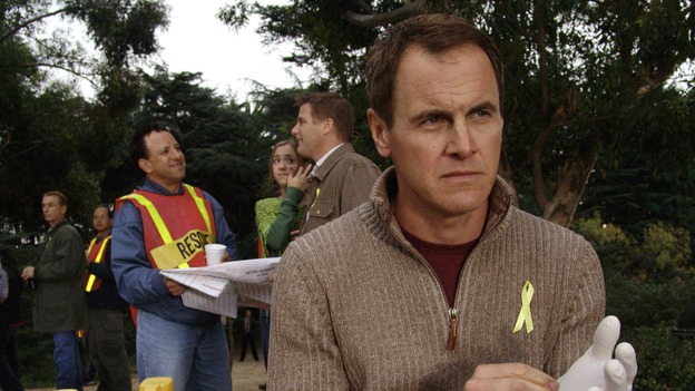 DESPERATE HOUSEWIVES - "Move On" - Edie organizes a neighborhood search for the missing Mrs. Huber, just as the absent busybody's sister (guest star Harriet Sansom Harris) arrives on Wisteria Lane. Meanwhile, Bree resigns herself to her marital state and asks an attractive pharmacist (Tony Award-winning actor Roger Bart) on a date; Susan's ex, Karl (guest star Richard Burgi), suddenly reappears in her life; Lynette fears that Tom is attracted to the new nanny (guest star Marla Sokoloff); and Gabrielle sinks to new depths - she gets a job -- on "Desperate Housewives," SUNDAY, JANUARY 9 (9:00-10:00 p.m., ET), on the ABC Television Network. (ABC/DANNY FELD)ANDREA BOWEN, DOUG SAVANT, MARK MOSES