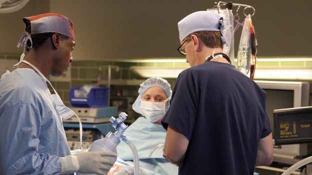 GREY'S ANATOMY - "It's the End of the World (As We Know It)" (ABC/RICHARD CARTWRIGHT)ISAIAH WASHINGTON, CHRISTINA RICCI