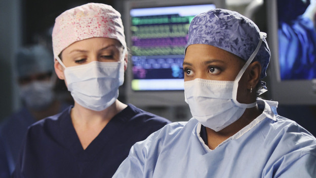 GREY'S ANATOMY - "Valentine's Day Massacre" -- It's Valentine's Day, and the doctors must treat dozens of injured people after the roof collapses at a popular romantic restaurant; Derek tries to manage his busy schedule as Chief of Surgery; Meredith wrestles with her new duties as the Chief's wife; and Mark and Callie team up to convince Sloan to do the right thing for her baby, on "Grey's Anatomy," THURSDAY, FEBRUARY 11 (9:00-10:01 p.m., ET) on the ABC Television Network. (ABC/DANNY FELD)JESSICA CAPSHAW, CHANDRA WILSON