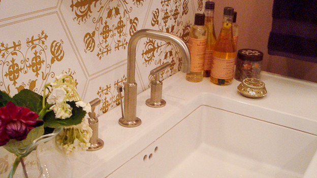 EXTREME MAKEOVER HOME EDITION - "Scott Family," - Bathroom, on "Extreme Makeover Home Edition," Sunday, December 13th on the ABC Television Network.