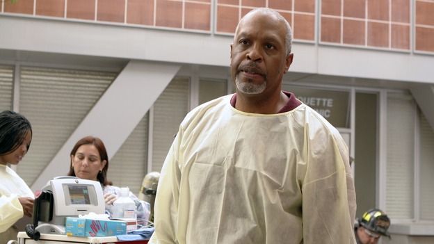 GREY'S ANATOMY - "Crash Into Me -- Part One" - An ambulance crash endangers the lives of the paramedics involved, as Meredith and the Chief work on-site to save them, Bailey treats a patient who refuses her help, and Ava returns for Alex and meets his other girlfriend in the process, on "Grey's Anatomy," THURSDAY, NOVEMBER 22 (9:00-10:02 p.m., ET) on the ABC Television Network. (ABC/MICHAEL DESMOND)JAMES PICKENS, JR.