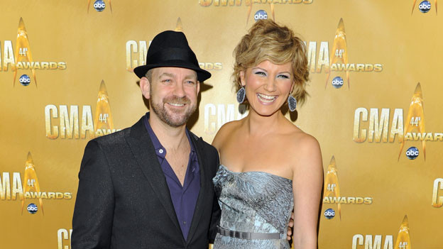 THE 44TH ANNUAL CMA AWARDS - RED CARPET ARRIVALS - "The 44th Annual CMA Awards" will be broadcast live from the Bridgestone Arena in Nashville, WEDNESDAY, NOVEMBER 10 (8:00-11:00 p.m., ET) on the ABC Television Network. (ABC/ANDREW WALKER)SUGARLAND