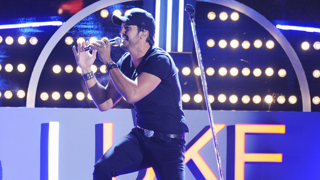 THE 46TH ANNUAL CMA AWARDS - THEATRE - "The 46th Annual CMA Awards" airs live THURSDAY, NOVEMBER 1 (8:00-11:00 p.m., ET) on ABC live from the Bridgestone Arena in Nashville, Tennessee. (ABC/KATHERINE BOMBOY-THORNTON)LUKE BRYAN