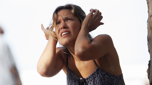 LOST - "Expos" - Hurley begins to suspect that Sawyer may be involved in an island mystery surrounding two fellow survivors, and Sun learns the truth about her past kidnapping attempt by "The Others," on "Lost," WEDNESDAY, MARCH 28 (10:00-11:00 p.m., ET), on the ABC Television Network. (ABC/MARIO PEREZ)KIELE SANCHEZ