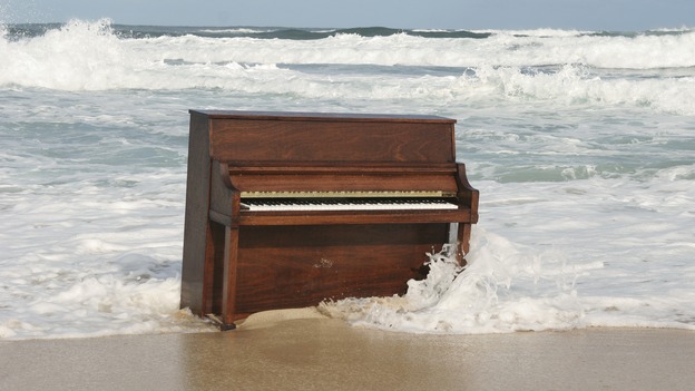 LOST - "Fire & Water" (ABC/MARIO PEREZ)PIANO ON THE BEACH