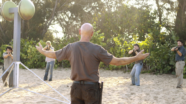 LOST - "The Package" - Sun and Jin desperately continue their search for one another, and Locke confronts his enemy, on "Lost," TUESDAY, MARCH 30 (9:00-10:02 p.m., ET) on the ABC Television Network. (ABC/MARIO PEREZ)TERRY O'QUINN, FRED KOEHLER