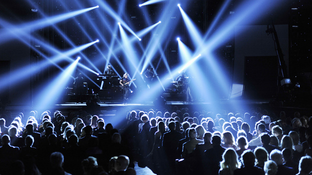 THE 46TH ANNUAL CMA AWARDS - THEATRE - "The 46th Annual CMA Awards" airs live THURSDAY, NOVEMBER 1 (8:00-11:00 p.m., ET) on ABC live from the Bridgestone Arena in Nashville, Tennessee. (ABC/KATHERINE BOMBOY-THORNTON)BRAD PAISLEY