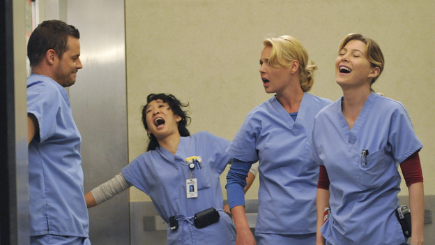 GREY'S ANATOMY - "Here Comes the Flood" - A plumbing leak becomes a deluge and wreaks havoc at Seattle Grace, as the Chief attempts to implement new teaching policies and George tries to retake his residency exam; meanwhile Derek hopes to move the roommates out of Meredith's house, to their surprise, on "Grey's Anatomy," THURSDAY, OCTOBER 9 (9:00-10:01 p.m., ET) on the ABC Television Network. (ABC/ERIC McCANDLESS)JUSTIN CHAMBERS, SANDRA OH, KATHERINE HEIGL, ELLEN POMPEO