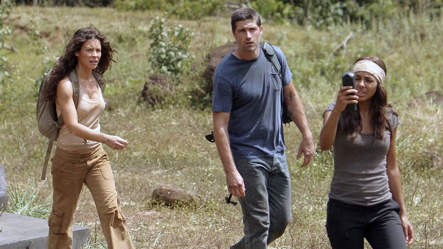 LOST - "Through the Looking Glass" - Jack and the castaways begin their efforts to make contact with Naomi's rescue ship, on the season finale of "Lost," WEDNESDAY, MAY 23 (9:00-11:00 p.m., ET), on the ABC Television Network. (ABC/MARIO PEREZ)EVANGELINE LILLY, MATTHEW FOX, MARSHA THOMASON