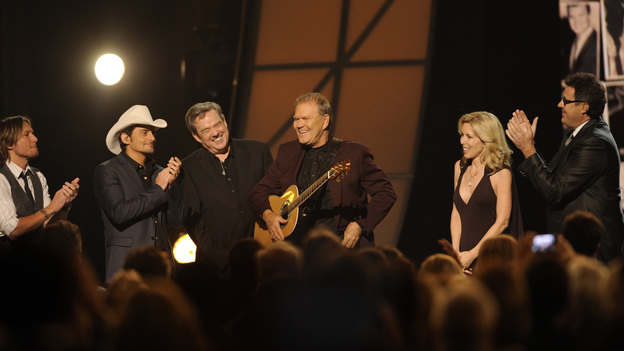 THE 45th ANNUAL CMA AWARDS - THEATRE - "The 45th Annual CMA Awards" broadcast live on ABC from the Bridgestone Arena in Nashville on WEDNESDAY, NOVEMBER 9 (8:00-11:00 p.m., ET). (ABC/KATHERINE BOMBOY-THORNTON)BRAD PAISLEY, KEITH URBAN, GLENN CAMPBELL, KIM WOOLLEN, VINCE GILL