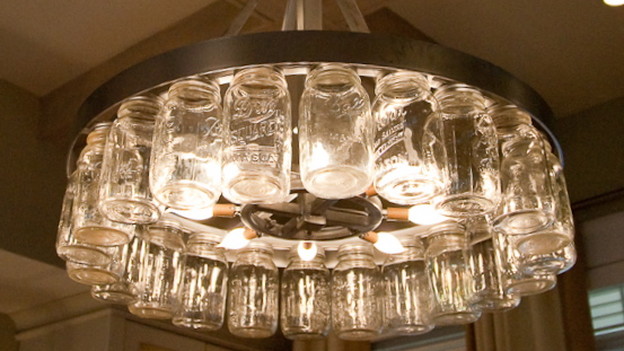 EXTREME MAKEOVER HOME EDITION - "Suggs Family," - Lighting, on "Extreme Makeover Home Edition," Sunday, April 11th (8:00-9:00 p.m. ET/PT) on the ABC Television Network.