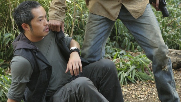 LOST - "Something Nice Back Home" (ABC/MARIO PEREZ) KEN LEUNG, JOSH HOLLOWAY