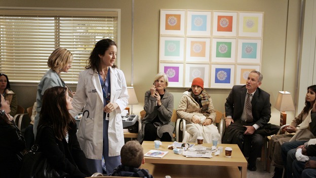 GREY'S ANATOMY - "Drowning on Dry Land" - "Grey's Anatomy's" three-episode story arc continues with a part two that will challenge the interns of Seattle Grace -- and "Grey's" fans as well -- like never before, THURSDAY, FEBRUARY 15 (9:00-10:01 p.m., ET) on the ABC Television Network. Elizabeth Reaser (Independent Spirit Award nominee for "Sweet Land") guest stars as a patient over multiple episodes. (ABC/CRAIG SJODIN)KALI ROCHA, PAUL NORWOOD