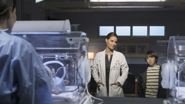 PRIVATE PRACTICE - "Gone, Baby, Gone" - When Amelia goes into labor, the Seaside doctors - even those she pushed away -- come to her side as she faces the hardest decision of her life. Meanwhile, after Pete finds himself in life-changing trouble, he and Violet realize what they mean to one another, and Addison is faced with a choice, on the Season Finale of "Private Practice", TUESDAY, MAY 15 (10:01-11:00 p.m., ET) on the ABC Television Network. (ABC/KAREN NEAL)KADEE STRICKLAND, GRIFFIN GLUCK