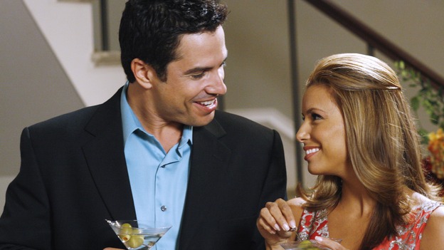 DESPERATE HOUSEWIVES -- "Nice She Ain't" - The divorce between Gaby and Carlos reaches new levels of bitterness, Lynette becomes the co-owner of a new business venture, and Susan struggles with her love for two men, on "Desperate Housewives," SUNDAY, OCTOBER 22 (9:00-10:01 p.m., ET) on the ABC Television Network. (ABC/RON TOM)MARCO SANCHEZ, EVA LONGORIA