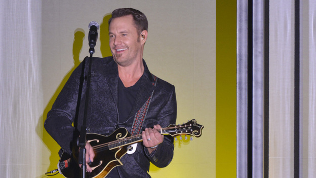 THE 46TH ANNUAL CMA AWARDS - THEATRE - "The 46th Annual CMA Awards" airs live THURSDAY, NOVEMBER 1 (8:00-11:00 p.m., ET) on ABC live from the Bridgestone Arena in Nashville, Tennessee. (ABC/KATHERINE BOMBOY-THORNTON)LITTLE BIG TOWN: JIMI WESTBROOK