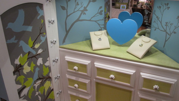 EXTREME MAKEOVER HOME EDITION - "Beach Family," - Jewelry Box Room Pictures, on "Extreme Makeover Home Edition," Sunday, April 4th (8:00-10:00 p.m. ET/PT) on the ABC Television Network.