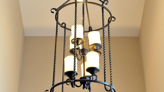 EXTREME MAKEOVER HOME EDITION - Lighting Photo, "Harris Family," on "Extreme Makeover Home Edition," Monday, December 10th (8:00-10:00 p.m. ET/PT) on the ABC Television Network.
