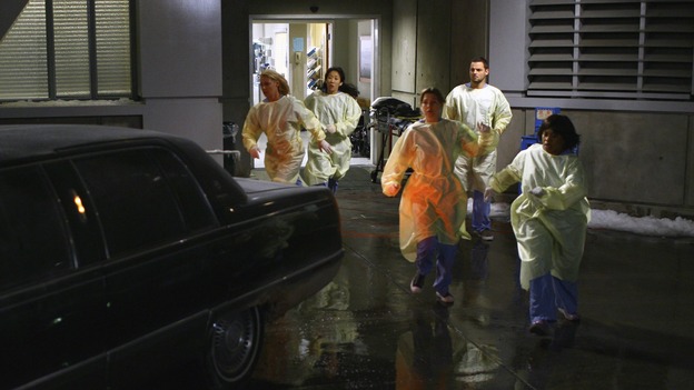 GREY'S ANATOMY - "Dream a Little Dream of Me" - A crashed limousine with three injured women arrives at Seattle Grace, on "Grey's Anatomy," THURSDAY, SEPTEMBER 25 (9:00-11:00 p.m., ET) on the ABC Television Network. (ABC/SCOTT GARFIELD) ELLEN POMPEO, SANDRA OH, KATHERINE HEIGL, CHANDRA WILSON, JUSTIN CHAMBERS