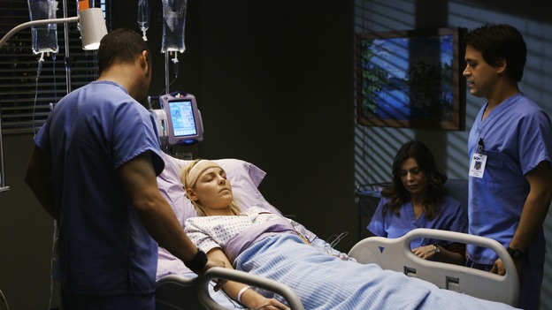 GREY'S ANATOMY - "Elevator Love Letter" - Alex, George and Meredith check on Izzie following her brain surgery, on "Grey's Anatomy," THURSDAY, MARCH 26 (9:00-10:02 p.m., ET) on the ABC Television Network. (ABC/SCOTT GARFIELD) JUSTIN CHAMBERS, KATHERINE HEIGL, ELLEN POMPEO, T.R. KNIGHT