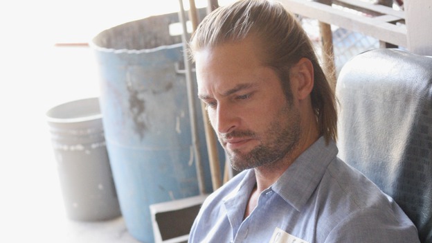 LOST - "Every Man for Himself" - Sawyer discovers just how far his captors will go to thwart any plans of escape he and Kate might have, and Jack is called upon to scrub up in order to save the life of one of "The Others." Meanwhile, Desmond's behavior begins to perplex the survivors when he starts construction on an unknown device, on "Lost," WEDNESDAY, OCTOBER 25 (9:00-10:01 p.m., ET), on the ABC Television Network. (ABC/MARIO PEREZ)JOSH HOLLOWAY