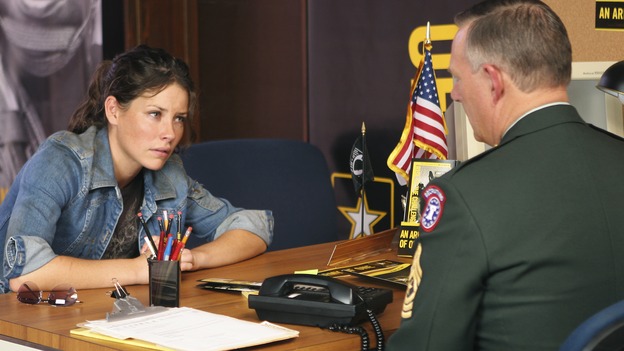 LOST - "What Kate Did" (ABC/MARIO PEREZ)EVANGELINE LILLY, LINDSEY GINTER
