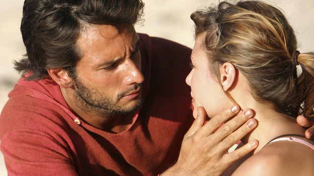 LOST - "Expos" - Hurley begins to suspect that Sawyer may be involved in an island mystery surrounding two fellow survivors, and Sun learns the truth about her past kidnapping attempt by "The Others," on "Lost," WEDNESDAY, MARCH 28 (10:00-11:00 p.m., ET), on the ABC Television Network. (ABC/MARIO PEREZ)RODRIGO SANTORO, KIELE SANCHEZ